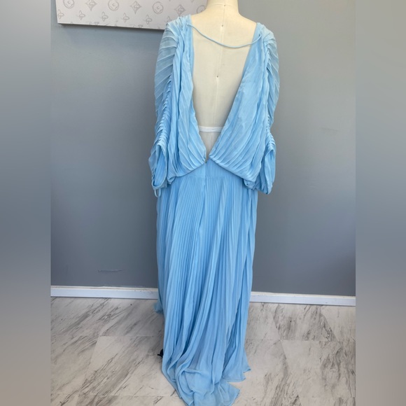Fame and Partners Dress- blue pleat with open back - Picture 4 of 6